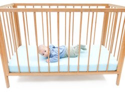 Выбираем безопасную кроватку для малыша
