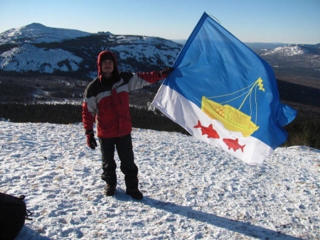 Флаг Лаишевского района установлен на одной из знаковых вершин Южного Урала