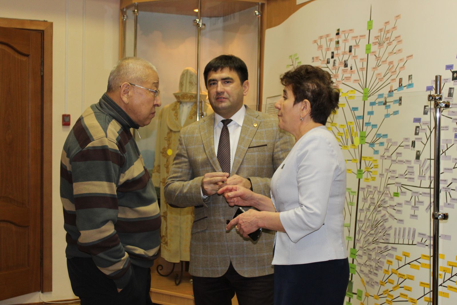 Фото: Кукмор посетила делегация из Кыргызстана во главе с сыном Чингиза Айтматова Аскаром Айтматовым