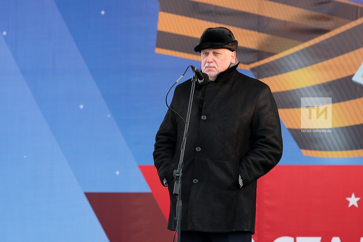 В Казани состоялся посвященный 75-летию победы под Сталинградом митинг-концерт