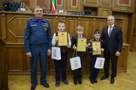 Почетной грамотой Российского союза спасателей награжден школьник из Среднего Девятова