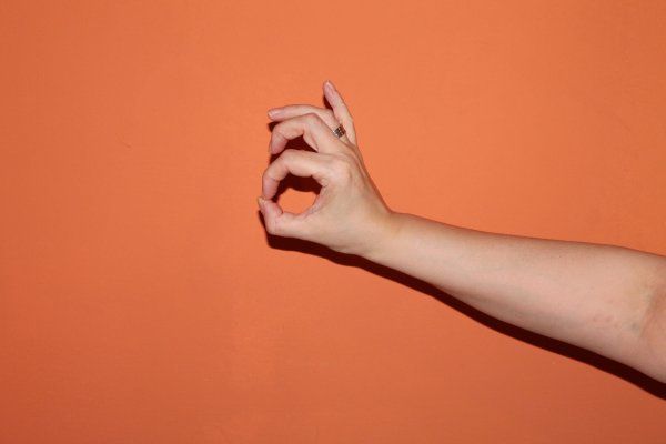 Учёные «научат» глухонемых общаться жестами в соцсетях