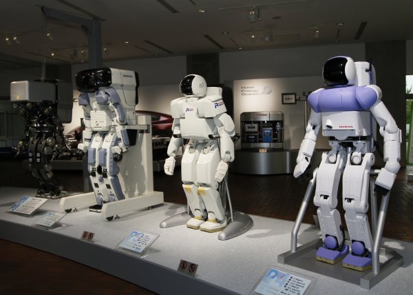 При помощи NVIDIA роботы подглядывают за людьми и учатся на их примерах