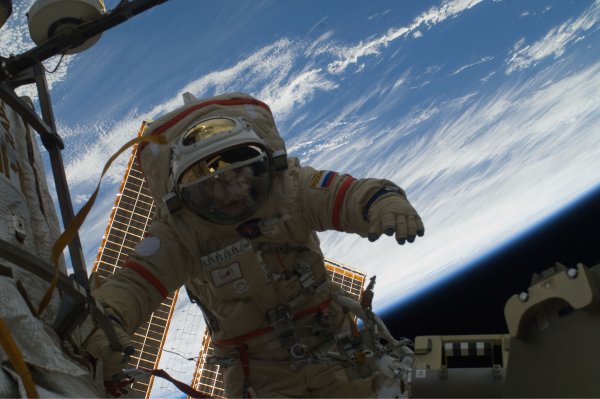 Российские ученые хотят превратить дыхание космонавтов МКС в воду