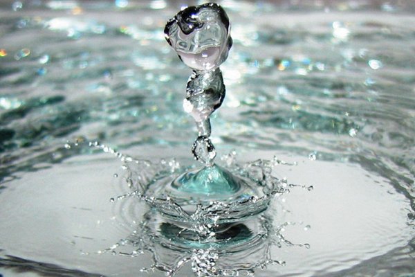 Крещенская вода: Обряд 18 января избавит дом от нечистой силы