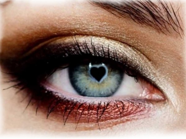 Лайфхак богини: Как красить глаза, чтобы привлечь успех и любовь